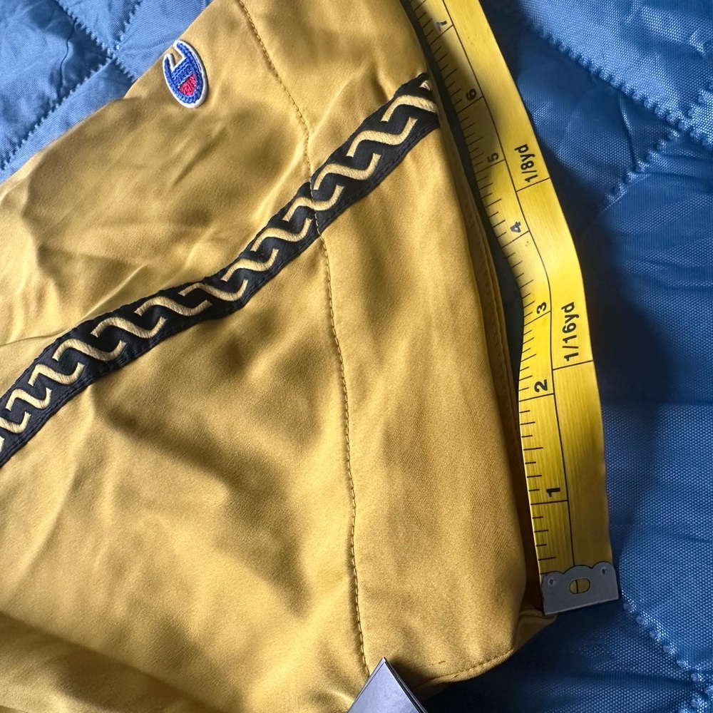 Muhammad Ali Golden Hooded Robe - Picture 7 of 15